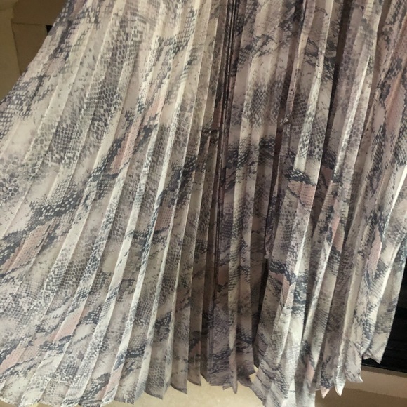 Olivaceous Maxi Skirt - Picture 4 of 5